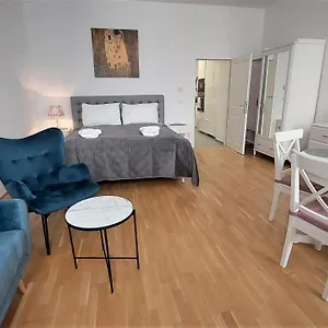 herzlich-willkommen-kuss-die-hand-4.vienna-besthotels.com/
